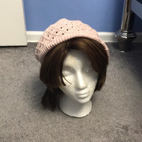 Pink barrette. 💕 - Picture 5 of 5